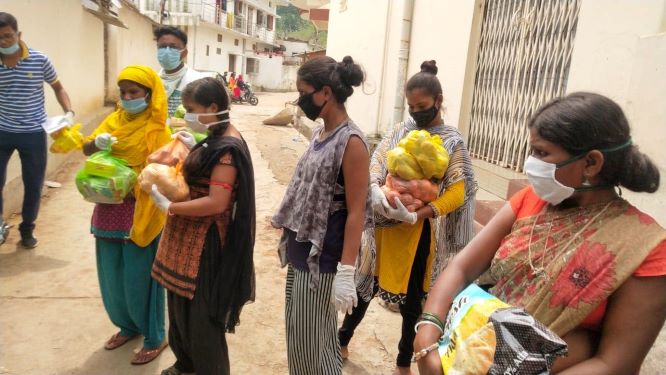chattisgarh strangers helped poor