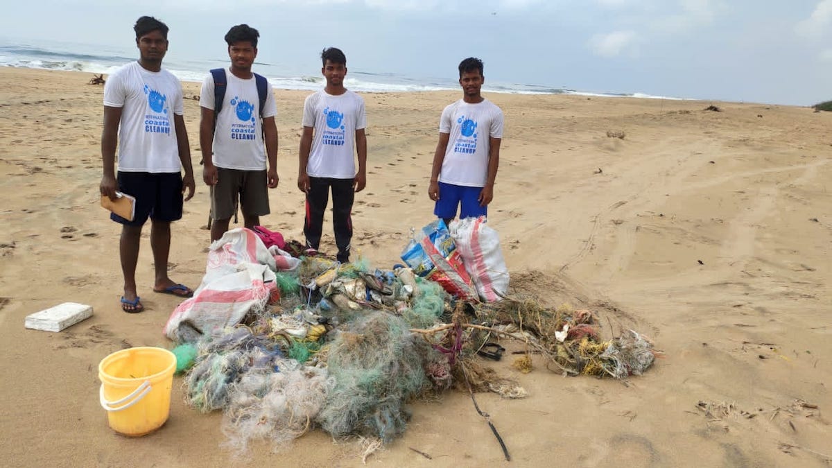 Odisha Youth Cleans Beach Odisha